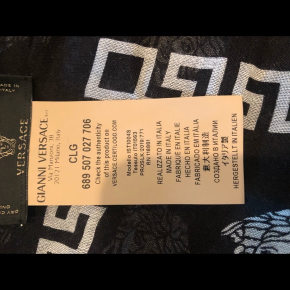 Versace Scarf - Picture 3 of 4